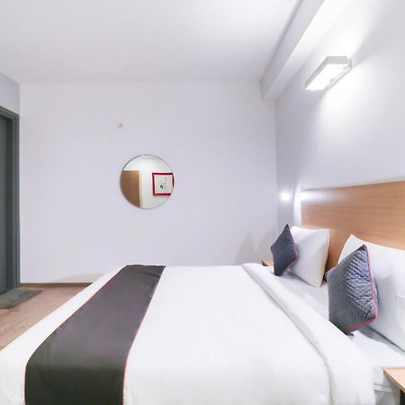 Townhouse Noida Sector 71 Near Iskcon Temple Noida Hotel Indirapuram Exterior photo