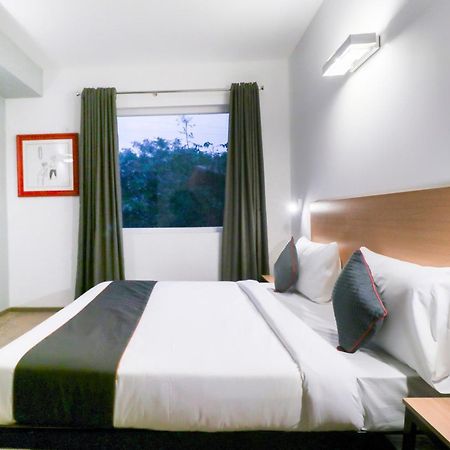 Townhouse Noida Sector 71 Near Iskcon Temple Noida Hotel Indirapuram Exterior photo