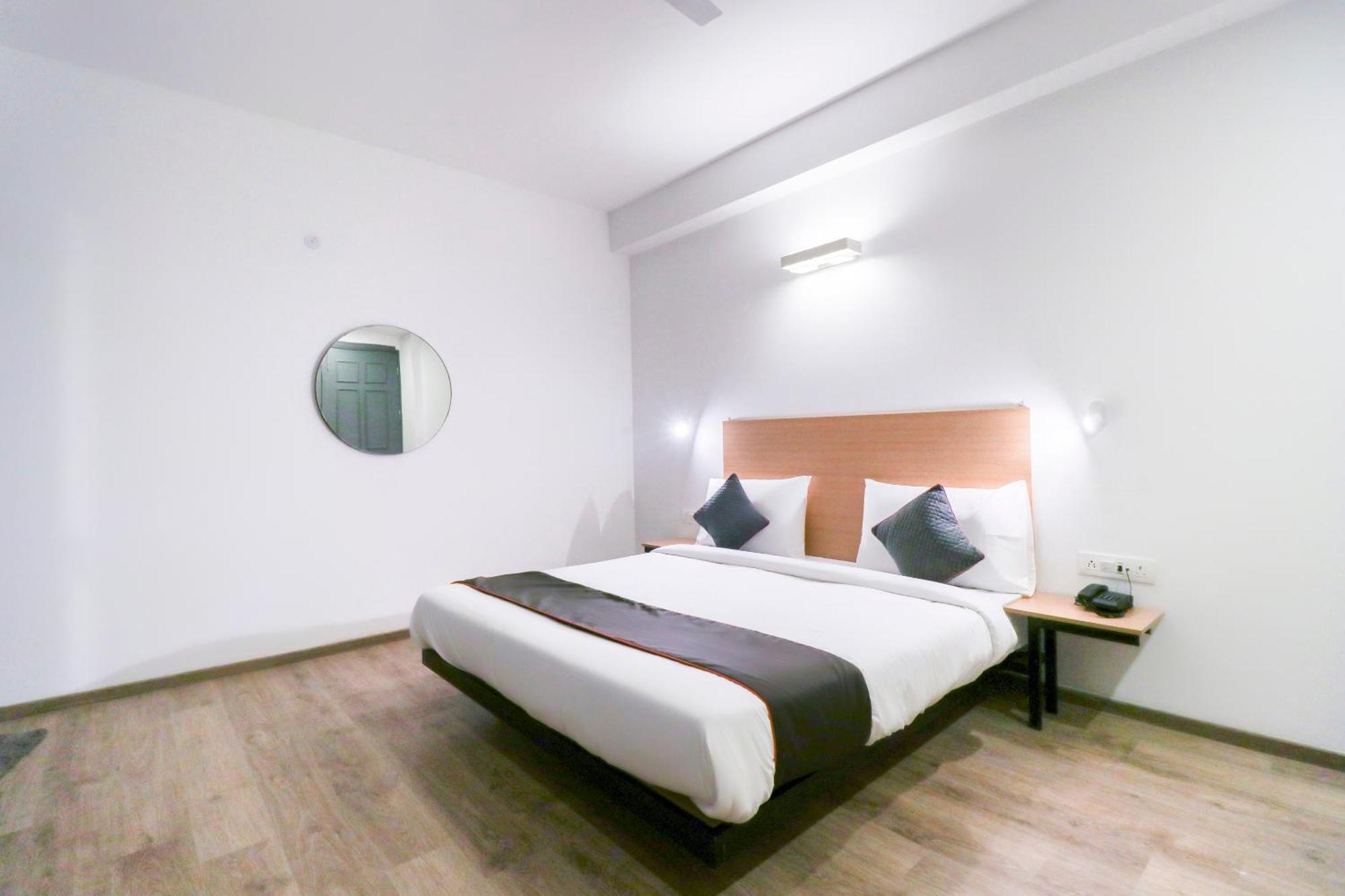Townhouse Noida Sector 71 Near Iskcon Temple Noida Hotel Indirapuram Exterior photo