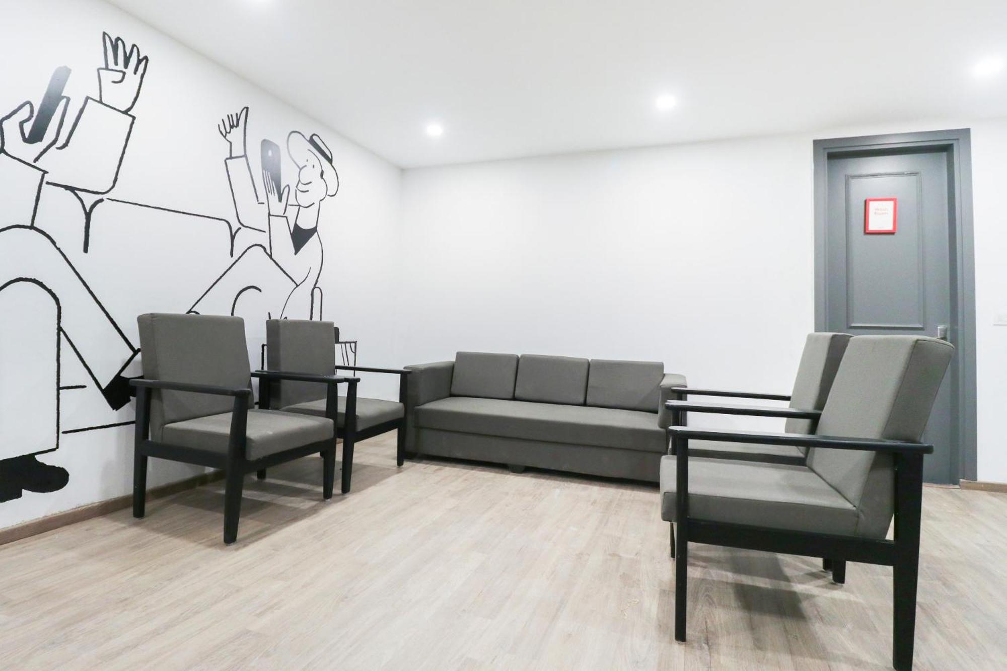 Townhouse Noida Sector 71 Near Iskcon Temple Noida Hotel Indirapuram Exterior photo