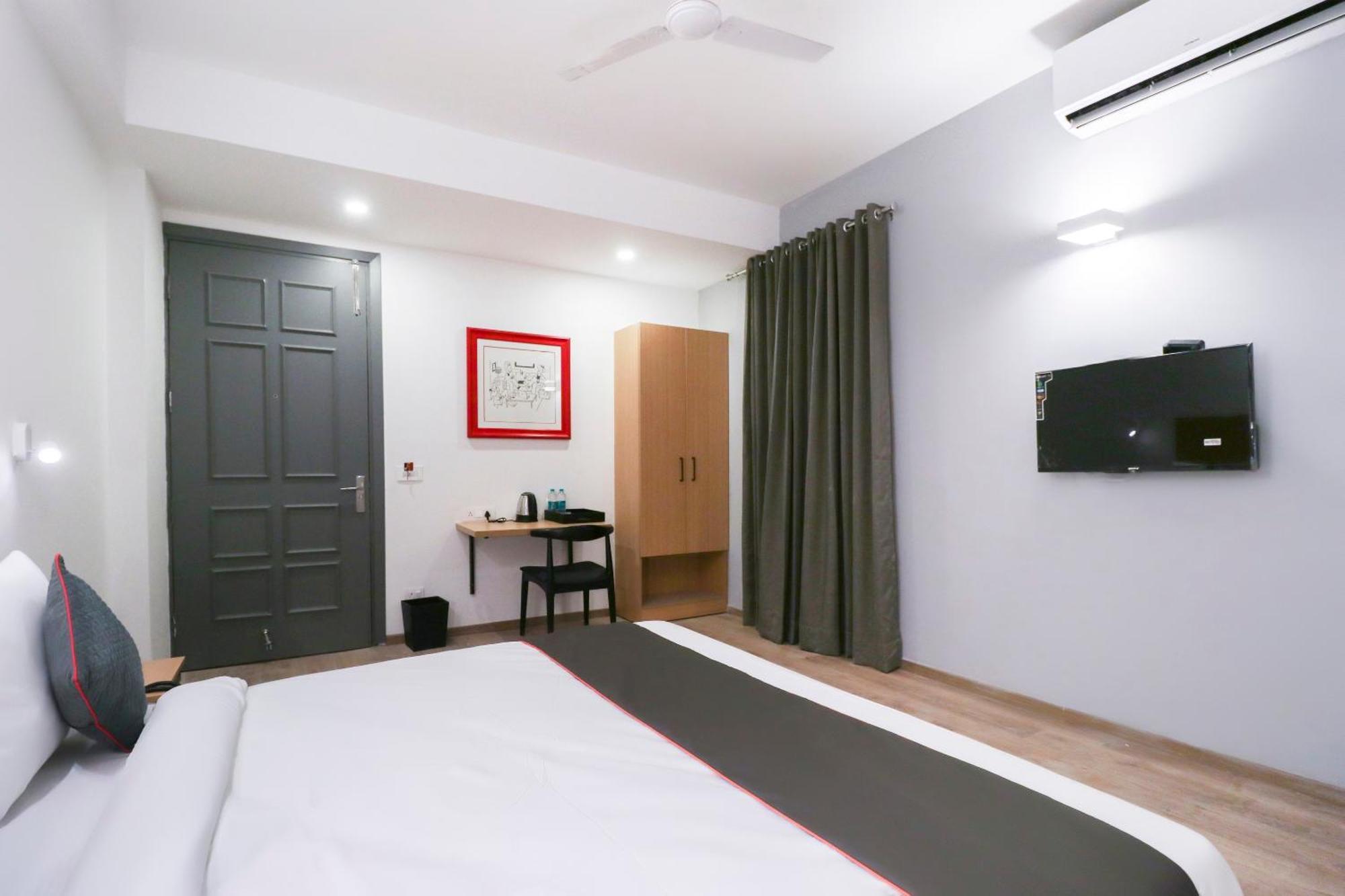 Townhouse Noida Sector 71 Near Iskcon Temple Noida Hotel Indirapuram Exterior photo