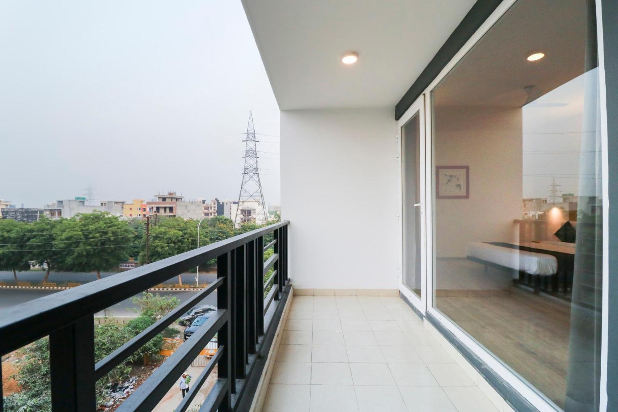 Townhouse Noida Sector 71 Near Iskcon Temple Noida Hotel Indirapuram Exterior photo