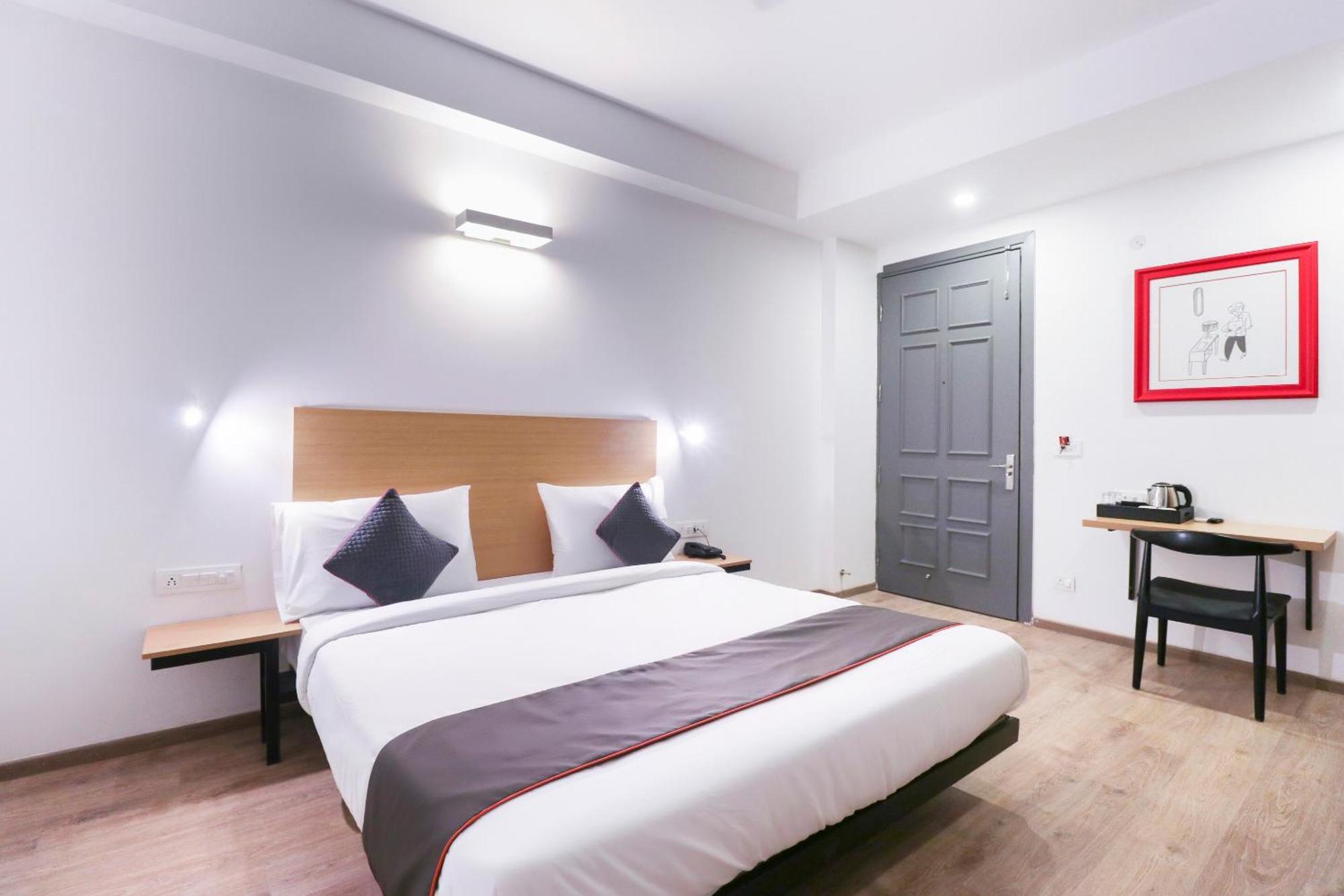 Townhouse Noida Sector 71 Near Iskcon Temple Noida Hotel Indirapuram Exterior photo