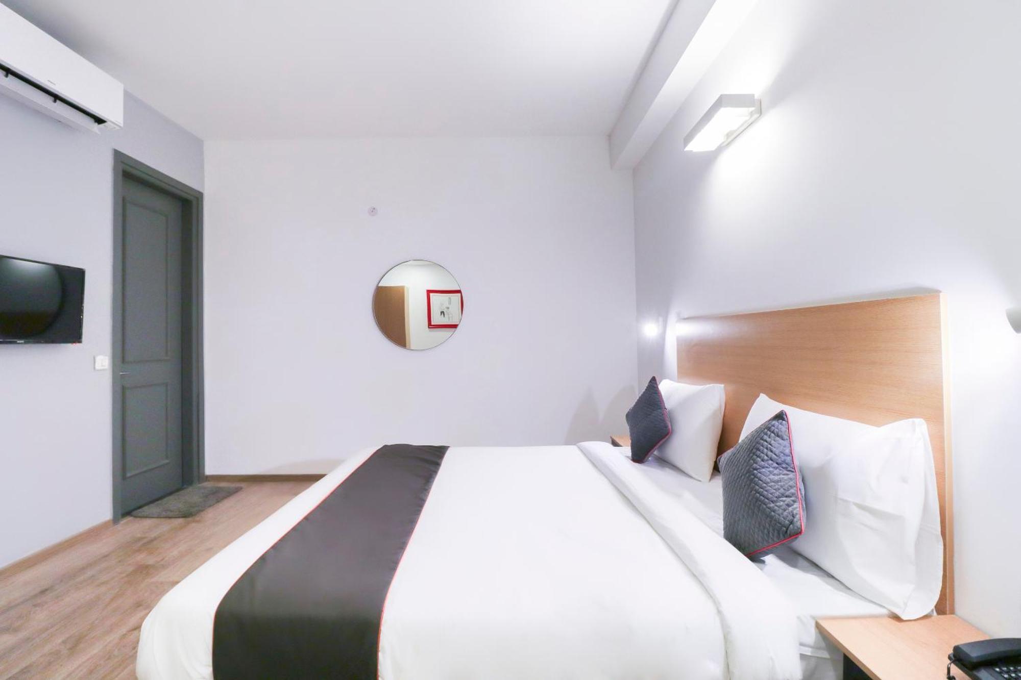 Townhouse Noida Sector 71 Near Iskcon Temple Noida Hotel Indirapuram Exterior photo